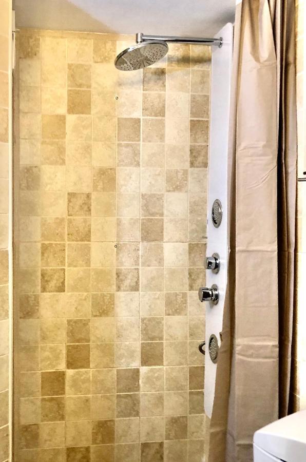 Central Studio Emerald Apartment Bukares Bagian luar foto