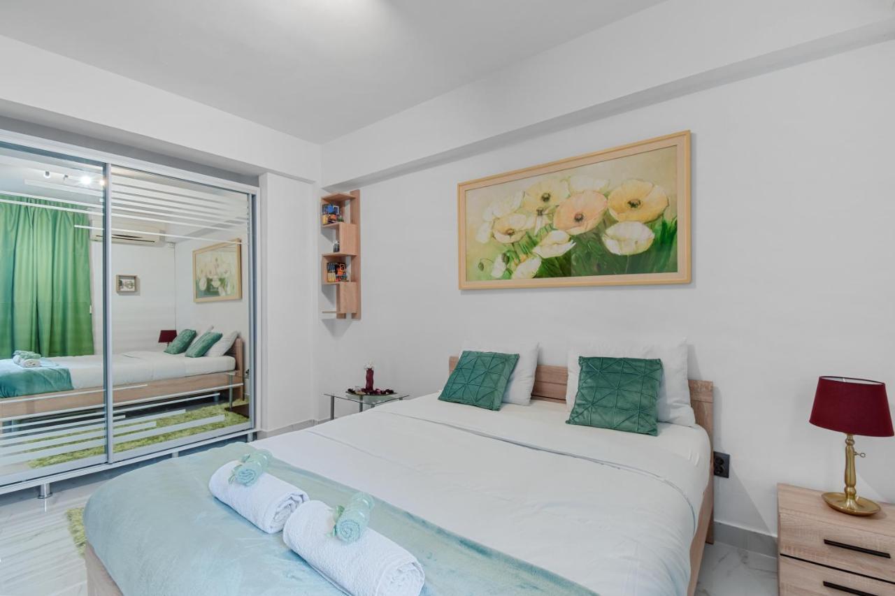 Central Studio Emerald Apartment Bukares Bagian luar foto