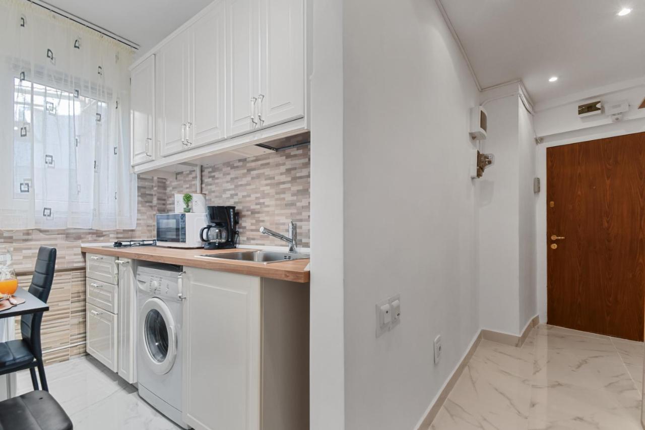 Central Studio Emerald Apartment Bukares Bagian luar foto