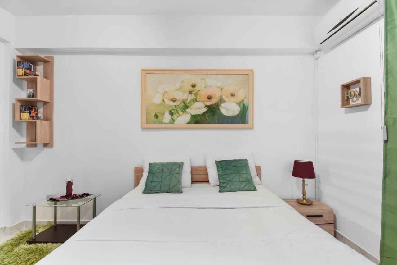 Central Studio Emerald Apartment Bukares Bagian luar foto